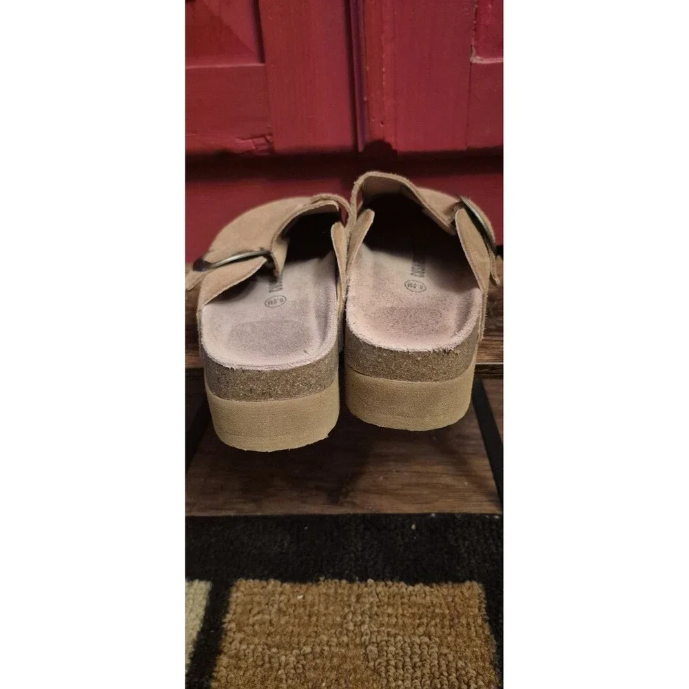 Cushionaire Size 6.5 M Lug Sole Clogs Tan Suede Leather Buckle Worn 2 Times EUC